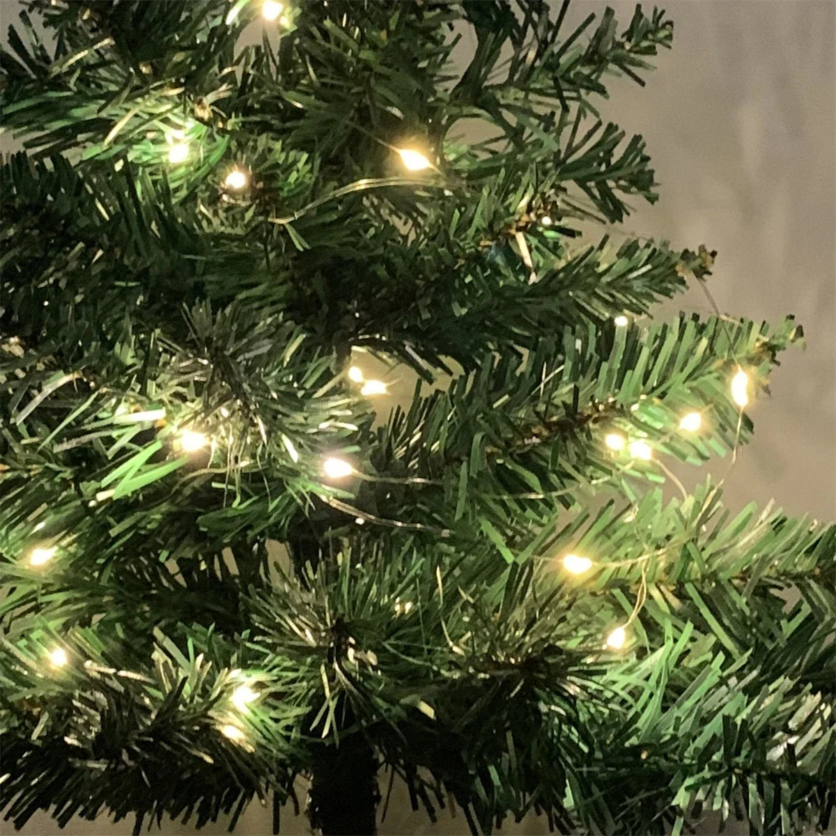 Christmas Tree Ornament Durable Mini Christmas Tree Decoration Prop for Christmas Parties Family Gatherings Daily Desktop Decor