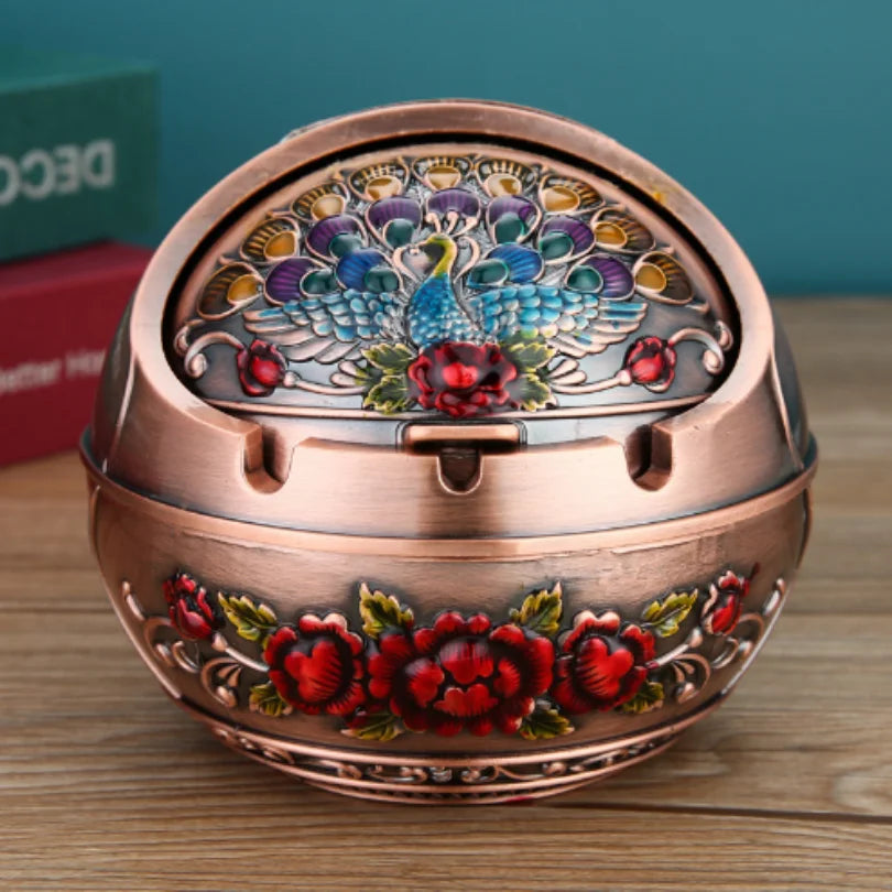 1pc Metal Ashtray, Smoking Windproof Vintage Lid Ornament, Vintage Cigarette Metal Decoration,Portable Home Decor Ashtrays